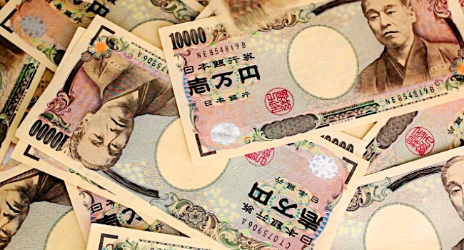 Jen je pao u odnosu na ostale valute nakon sto je preliminarni indeks proizvodnje u Japanu pao u junu